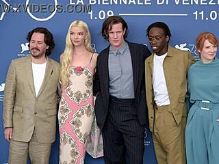 anya taylor-joy's blonde beauty shines in this image slideshow