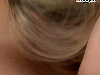 Hé, nagy mellű szőke érett és tini 18+ osztoznak hatalmas BBC-n vad hármasban!