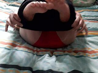 flaquita sexy says, 'look at my beautiful latina body as i strip and show my pretty feet'