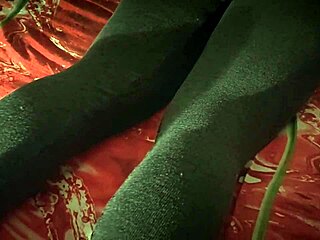 touched the housewifes bare feet and fucked her on the bed