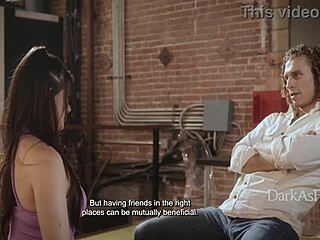 Άλισον Ρέι και Μάικλ Βέγκας σε ρόλο στο καναπέ