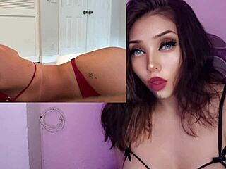 Se acuesta en bikini y su padrastro no se resiste