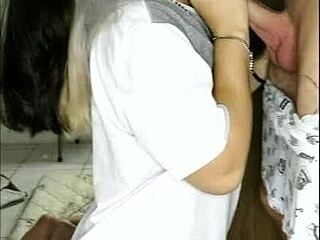 Lo dejo seducirme para mamada