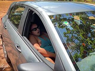 Fui Flagrada Me Masturbando E Gozando Gostoso Dentro Do Carro No Estacionamento Da Praia