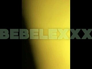 pendeja putita spreads her big ass and uses nine-inch dildo to get horny