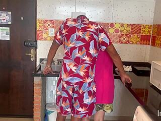 Empregada Safada A Velha Deu Em Cima De Mim Na Cara De Pau Eu Comi Mesmo Completo No Sheer