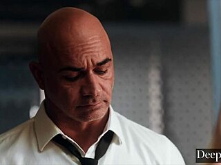 khloe kapri deepthroats big cock