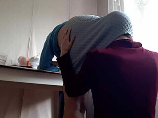 i lick milf bosss ass for promotion