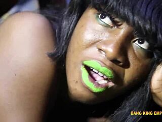 每天后入继妹湿毛逼