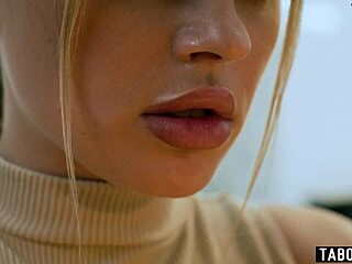 Hey, seks lesbian pejabat antara boss Casey Calvert dan PA Anna Claire Clouds