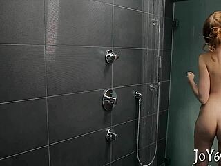 teen muff is rubbed roughly, what do you think?