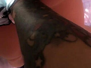 Batendo na amiga da minha enteada sex toy