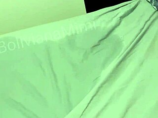 Gozadinha depois de transar ainda com tesao fazendo mt mt mt squirt encharcando a cama