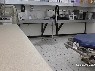 อย่าค้นตัวเปลือยฉันนายสิบ