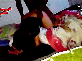 Neg�o castigando a esposa safada do corno