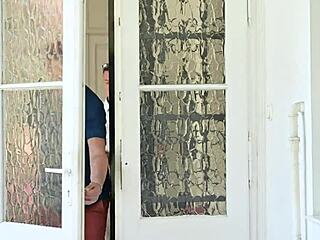 Nympho tourist Veronica Leal squirts in DP frenzy