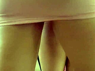 Πολύ χαριτωμένος γενέθλιος με ευτυχισμένο τέλος σε λεσβιακό τρίο 😍