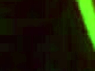 漂亮亚洲情侣第一次自拍性爱