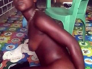 Crazy Bitch Twerks Naked Then Fucks Dildo