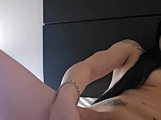 emy angel touche et frotte jouet