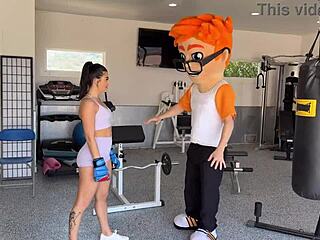 Sentadillas sudorosas y embestidas profundas con Gal Ritchie 😏