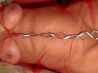 A Merry CHRISTMAS with sexy mature lady's CURVES and WET pussy!