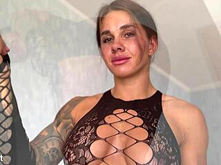 Mortal Kombat Girl Wins With Anal Victory