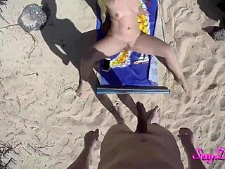 Sonne Sand Verführung skandalöser POV-Doggy am Strand