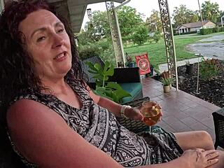 Ali Allure knepper sin jomfru-stedsøn, squirter fra fissen! 😍