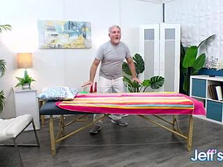 Masseur Satiates Big Mature Lady Lynn