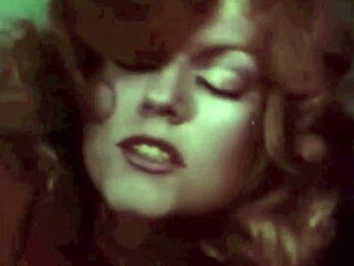 Bold vintage babes giving blowjobs in music