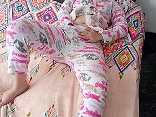 Latina feels ignored by husband, enjoys best friend's cum.