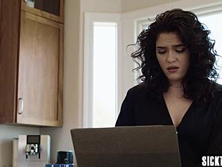 Latina Victoria Voxxx called troubleshooter and guy fucked her tight pussy hard