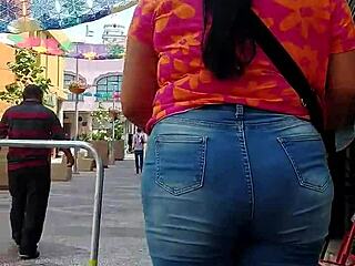 สองสาวเซ็กซี่โดนแอบดูที่ตลาดผลไม้