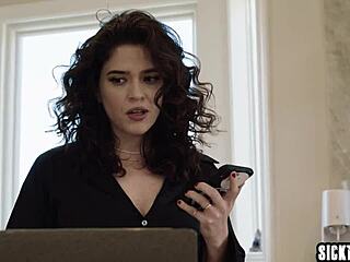 Latina Victoria Voxxx called troubleshooter and guy fucked her tight pussy hard