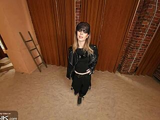 i suck that skinny blonde furiosa in vr cosplay