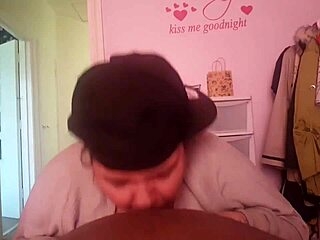 sucking my dick so good 😘