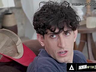 Fuori dalla famiglia - compilation creampie della matrigna più calda