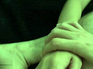 mamada sensual con paja rapida por hermosa latina. quieres ver?