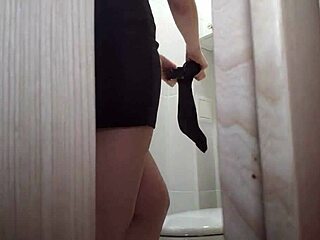 Man caught a girl in the toilet and used her hole for creampie 😱