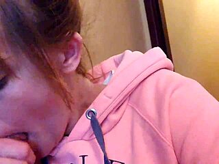 Amateur blowjob leads to creampie with girlfriend