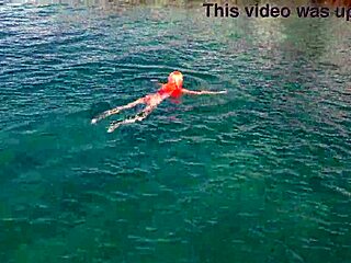 NAKED GIRL FLASHING PUSSY IN BLUE WATER OUTDOORS