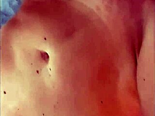 红发熟女骑大黑鸡巴无套