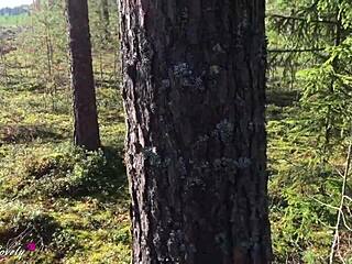 stranger makes her feel intense pleasure fucking mouth and pussy outdoors