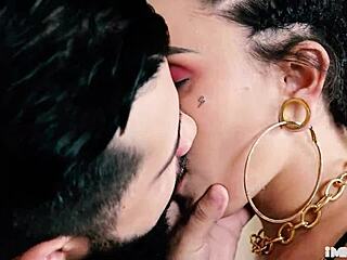 Pawg Da Buceta Peluda Sentando Com Vontade Na Rola