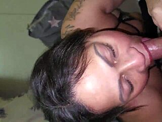 แม่เลี้ยงร่านโกงโทรช่วยตัวเองโชว์ตูดใหญ่สาวใหญ่กับนมMILFเด้ง