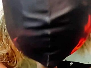 milf latina le da mamada al trabajador de la construcción mamada casera real