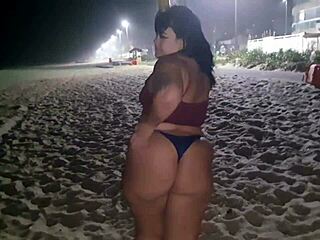 Putinha with big ass enjoys solo beach fun 😎