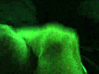 uma punheta rapidinha ouvindo musica solo