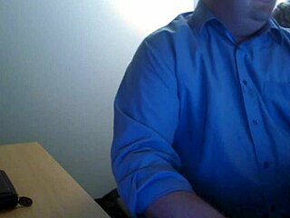 Asian slut jenny performs oral sex with deepthroat